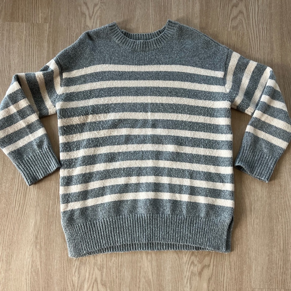 Ann Taylor | Knit Sweater | Grey and White Stripes | Large